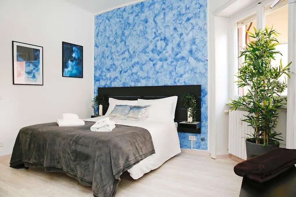 רומא Charming Patio Apartment Trastevere -Topcollection 0*,  איטליה