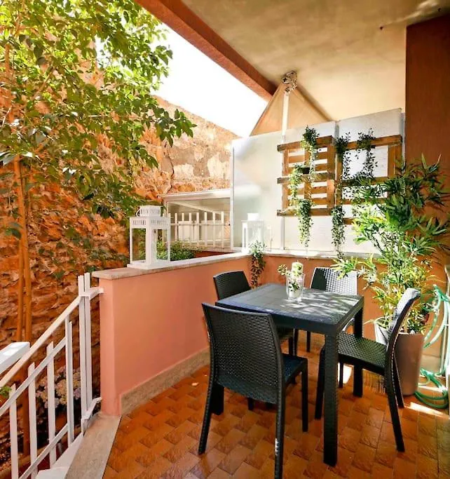 רומא Charming Patio Apartment Trastevere -Topcollection
