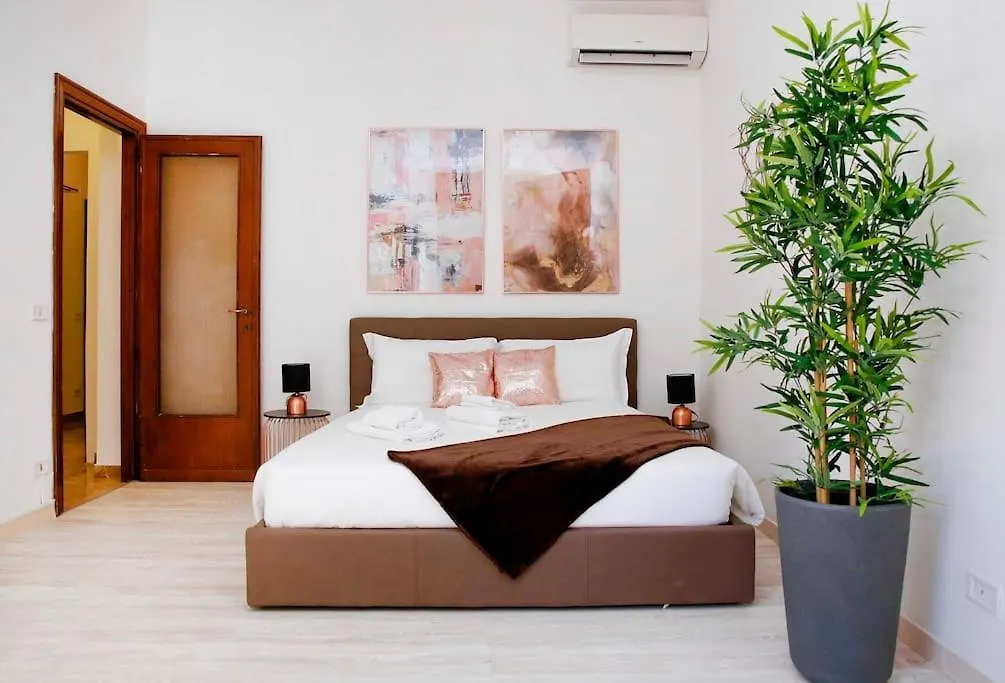 Charming Patio Apartment Trastevere -Topcollection Rome Italy